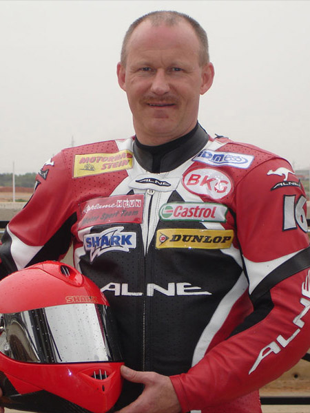 IDM Rennfahrer Peter Preussler