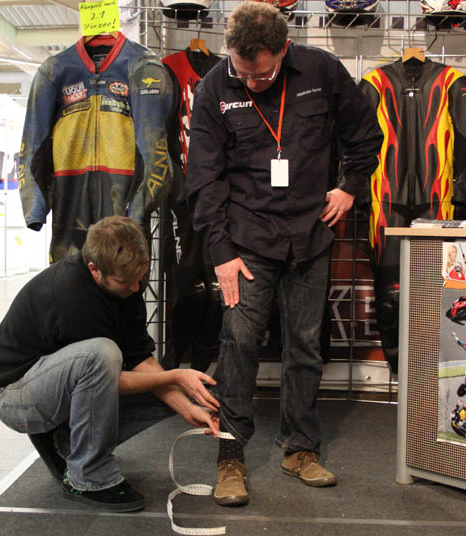 Der Chef auf der Motorradmesse